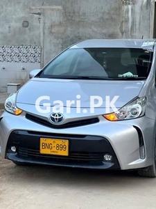 Toyota Prius Alpha S Touring 2015 for Sale in Karachi