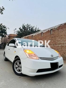 Toyota Prius G Touring Selection Leather Package 1.8 2011 for Sale in Faisalabad
