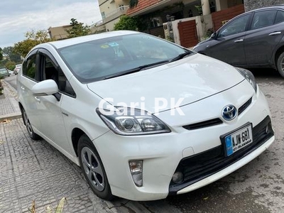 Toyota Prius 2015 for Sale in Islamabad