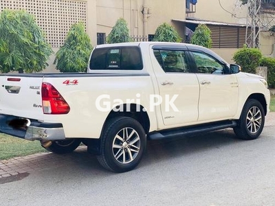 Toyota Hilux Revo V Automatic 3.0 2017 for Sale in Lahore