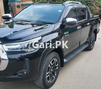 Toyota Hilux Revo V Automatic 2.8 2021 for Sale in Faisalabad