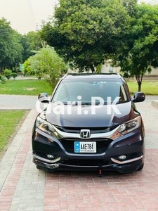 Honda Vezel Hybrid Z 2014 for Sale in Faisalabad