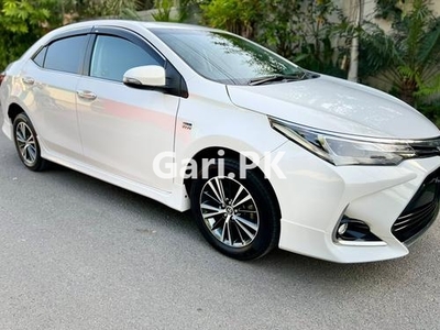 Toyota Corolla Altis Grande X CVT-i 1.8 Black Interior 2022 for Sale in Lahore