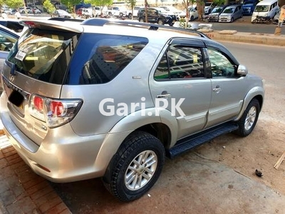 Toyota Fortuner 2.7 VVTi 2013 for Sale in Karachi