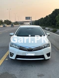 Toyota Corolla GLI 2016 for Sale in Lahore
