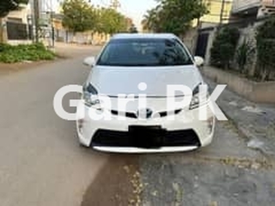 Toyota Prius 2014 for Sale in Karachi