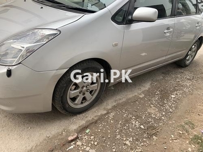 Toyota Prius 2013 for Sale in Lahore