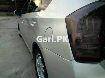 Toyota Prius G Touring Selection Leather Package 1.8 2011 for Sale in Islamabad