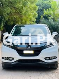 Honda Vezel Hybrid X 2015 for Sale in Karachi