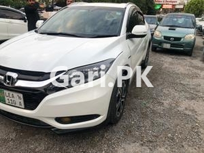 Honda Vezel Hybrid Z 2015 for Sale in Islamabad