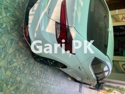 Hyundai Elantra GLS 2021 for Sale in Lahore