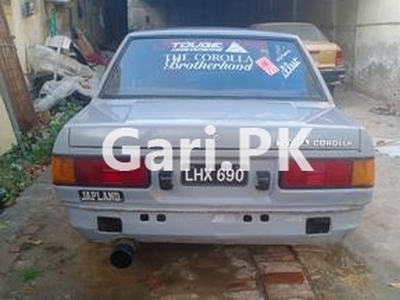 Toyota Corolla SE Saloon 1982 for Sale in Lahore