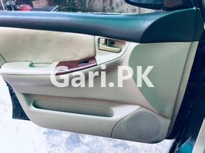 Toyota Corolla SE Saloon Automatic 2005 for Sale in Lahore