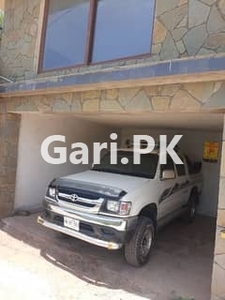 Toyota Hilux 2003 for Sale in Murree