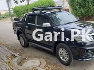 Toyota Hilux 2013 for Sale in DHA Phase 2 Extension