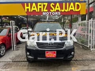 Toyota Hilux 2014 for Sale in Johar Town