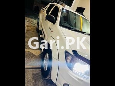 Toyota Hilux Invincible 2011 for Sale in Islamabad