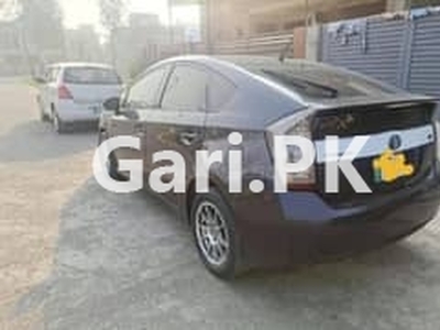 Toyota Prius 2011 for Sale in Saddar