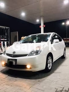 Toyota Prius 2012 for Sale in Wapda Town