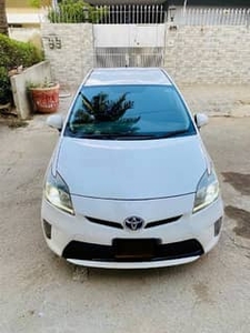 Toyota Prius 2013 for Sale in Gulshan-e-Iqbal