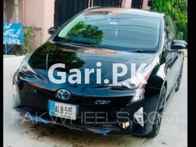 Toyota Prius A Premium 2017 for Sale in Lahore