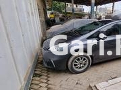 Toyota Prius Alpha S L Selection 2014 for Sale in Karachi
