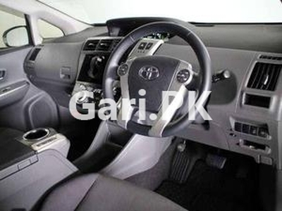 Toyota Prius G 1.8 2013 for Sale in Islamabad