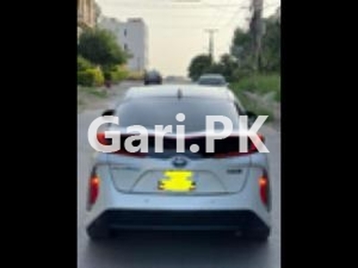 Toyota Prius PHV (Plug In Hybrid) 2017 for Sale in Islamabad