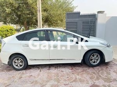 Toyota Prius S LED Edition 1.8 2011 for Sale in Bahawalpur
