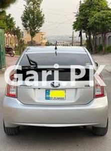 Toyota Prius S LED Edition 1.8 2013 for Sale in Islamabad