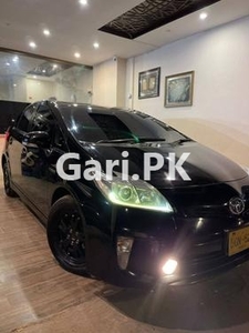 Toyota Prius S LED Edition 1.8 2013 for Sale in Karachi