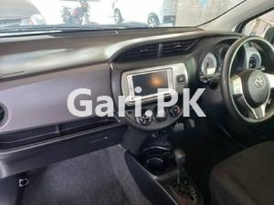 Toyota Vitz F 1.0 2016 for Sale in Multan