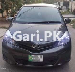 Toyota Vitz F Limited 1.0 2014 for Sale in Lahore