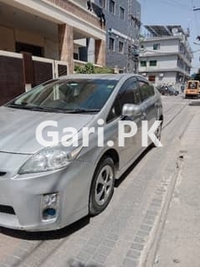 Toyota Prius 2011 for Sale in Pak Arab Housing Society
