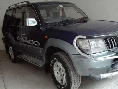 Toyota Prado - 3.0L (3000 cc) Blue