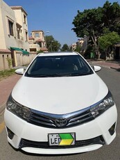 Toyota Altis Grandi 1.8(full Options,Sunroof)2016. Genuine Condition.