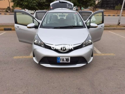 Toyota Vitz 2015 for Sale in Islamabad