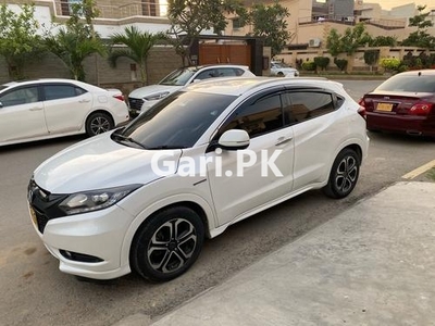 Honda Vezel Hybrid Z 2014 for Sale in Karachi