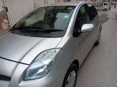 Toyota vitz 8/12 in Outstanding Condition