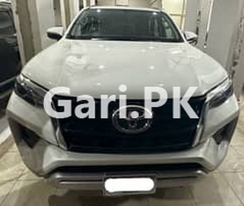 Toyota Fortuner V 2021 for Sale in Karachi