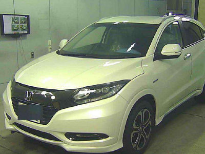 Honda - 1.5L (1500 cc) White