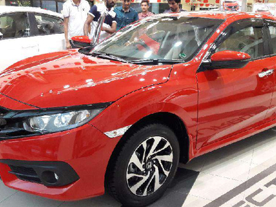 Honda Civic - 1.8L (1800 cc) Red