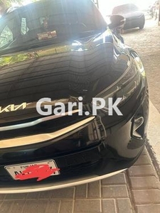 KIA Stonic EX+ 2022 for Sale in Faisalabad