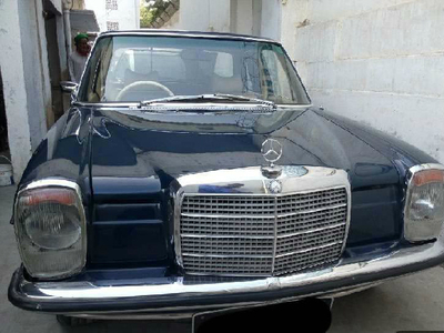 Mercedes Benz - 3.0L (3000 cc) Black