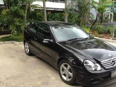 Mercedes Benz C Class - 1.8L (1800 cc) Black