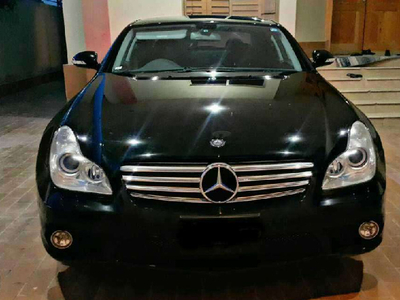Mercedes Benz CLS - 5.0L (5000 cc) Black