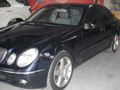 Mercedes Benz E Class - 2.0L (2000 cc) Black