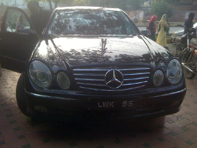 Mercedes Benz E Class - 2.2L (2200 cc) Black