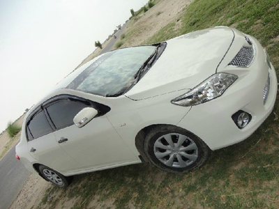 Toyota Corolla - 1.3L (1300 cc) White