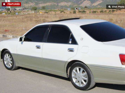Toyota Crown - 3.0L (3000 cc) White